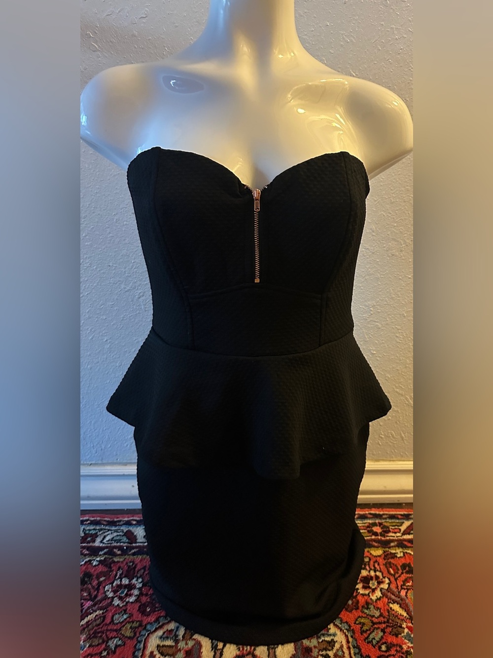 Bebe 2000’s Strapless Black Peplum Dress with Front Zip